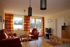 ت لفزيون، مشغل دي في دي، ستيريو