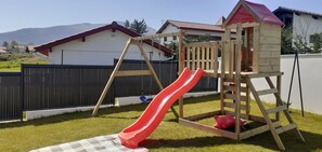 Children's area - Single storey house, 2.100km from Saint jean pied de port (Ascarat)