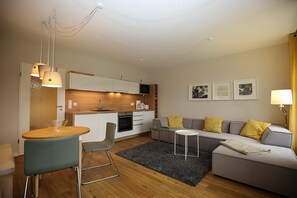 Televisie, boeken en een stereo