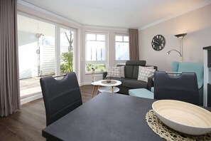 Fernseher, Stereoanlage