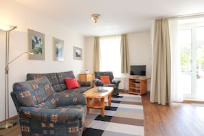 Fernseher, DVD-Player, Stereoanlage