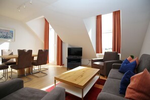 Fernseher, Stereoanlage