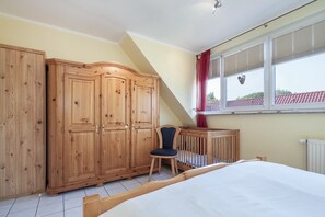 2 Schlafzimmer, Bügeleisen/Bügelbrett, Reisekinderbett, kostenloses WLAN