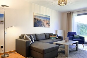 Fernseher, DVD-Player, Stereoanlage