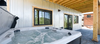 Great Views, Unique Modern Rustic Cabin near Terry Peak w/ Hot Tub, Open Plan