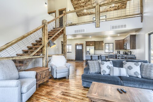Great Views, Unique Modern Rustic Cabin near Terry Peak w/ Hot Tub, Open Plan