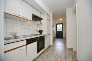 Kühlschrank, Ofen, Herdplatte, Geschirrspüler