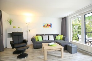 Télévision, livres, chaîne hi-fi