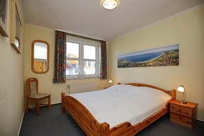 1 bedroom, iron/ironing board, free WiFi