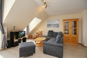 تلفزيون، مشغل دي في دي، كُتُب، ستيريو