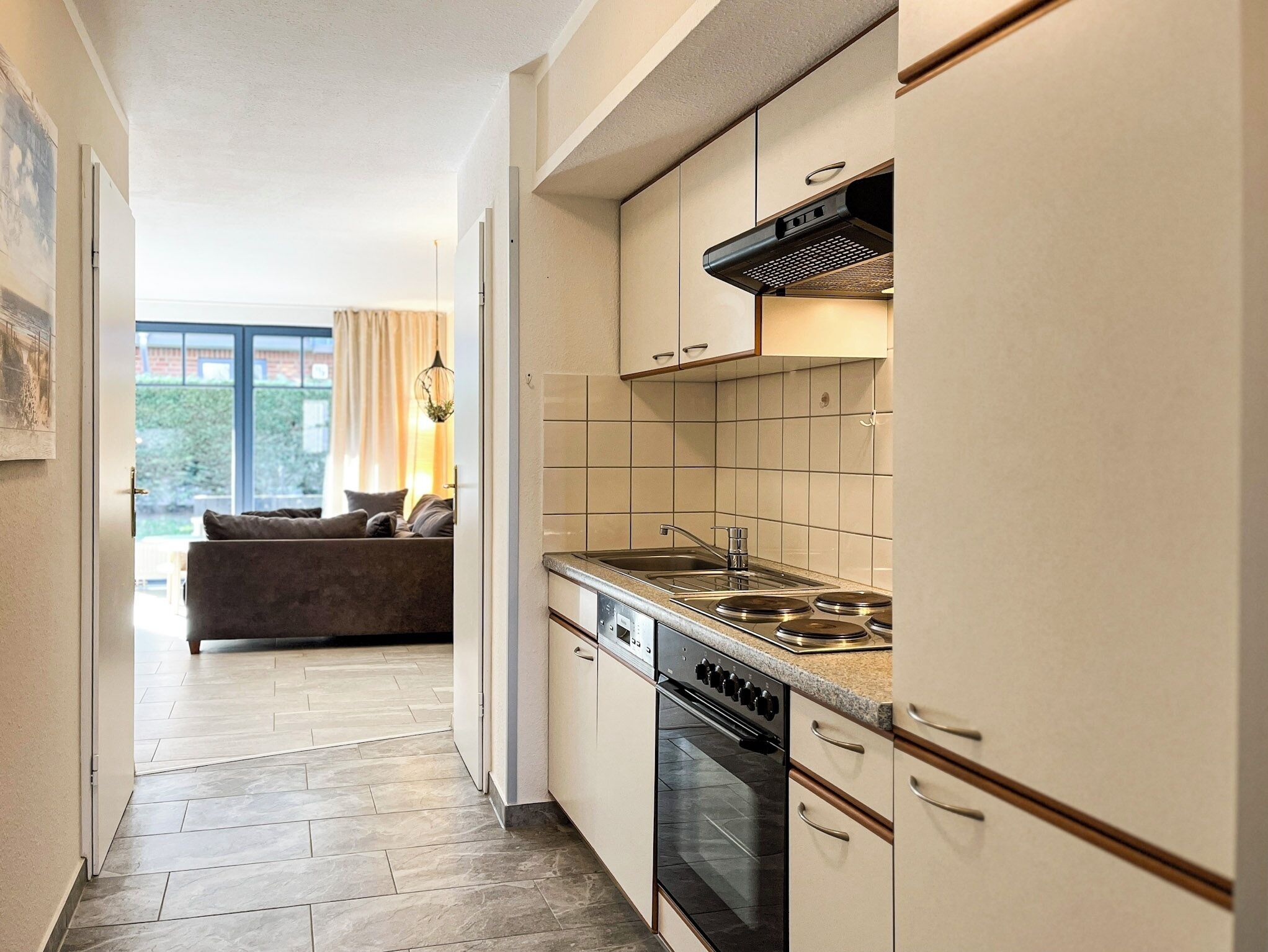 ثلاجة، ميكروويف، فرن، موقد طهي مسطح