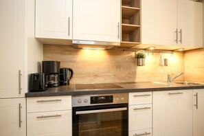 Fridge, oven, stovetop, dishwasher - Papillon Wohnung 10-8 (Ostseebad Boltenhagen)