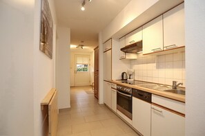 Kühlschrank, Ofen, Herdplatte, Geschirrspüler