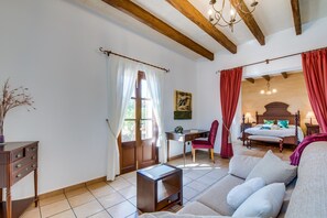 4 slaapkamers, een kluis op de kamer, een strijkplank/strijkijzer