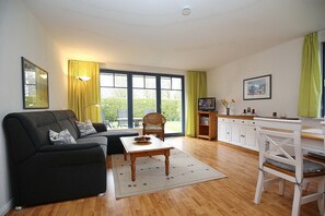 Fernseher, Stereoanlage