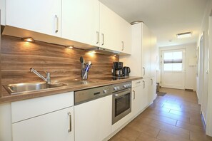 Kühlschrank, Ofen, Herdplatte, Geschirrspüler