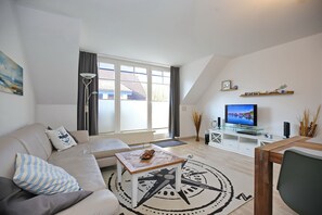 TV, DVD player, books, stereo - Papillon Wohnung 04-6 (Ostseebad Boltenhagen)