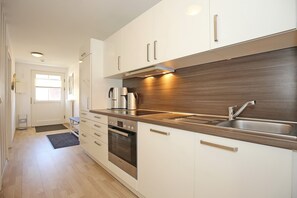 Kühlschrank, Ofen, Herdplatte, Geschirrspüler