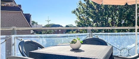 تناول الطعام بالخارج