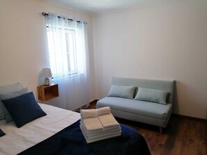2 bedrooms, iron/ironing board, free WiFi, bed sheets