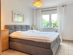 2 Schlafzimmer, Bügeleisen/Bügelbrett, kostenloses WLAN