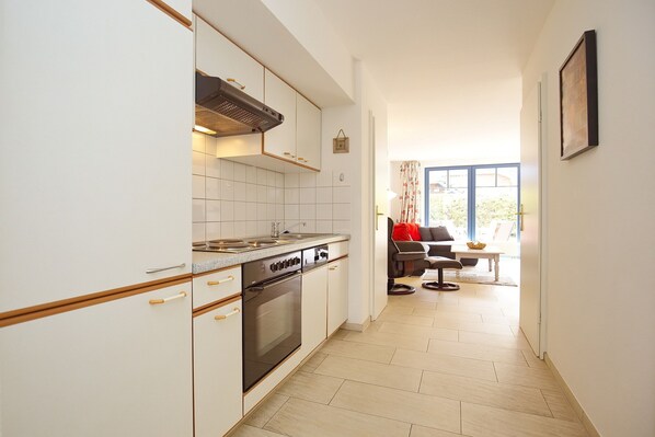 Kühlschrank, Ofen, Herdplatte, Geschirrspüler