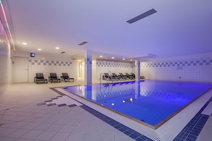 Innenpool, beheizter Pool