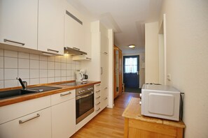 Kühlschrank, Ofen, Herdplatte, Geschirrspüler