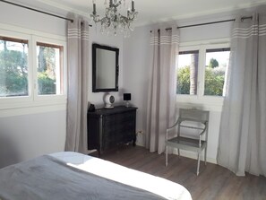 4 bedrooms, iron/ironing board, free WiFi, bed sheets - Villa Tranquille, Valescure (Saint-Raphaël)