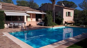 Outdoor pool - Villa Tranquille, Valescure (Saint-Raphaël)