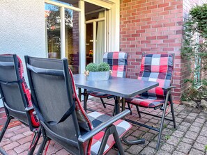 تناول الطعام بالخارج