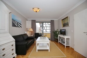 Fernseher, Stereoanlage