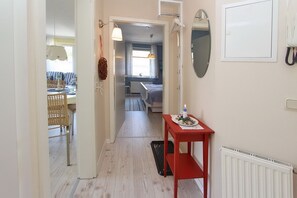 1 Schlafzimmer, Reisekinderbett