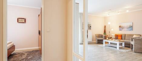 TV, livros, aparelho de som