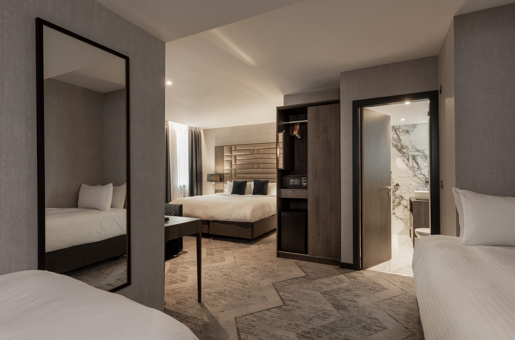 4 Star Hotels
