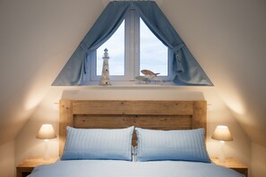 3 عدّة غرف نوم ومكتب ومكواة/لوح كي وسرير سفر