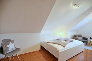 3 Schlafzimmer, Reisekinderbett, kostenloses WLAN