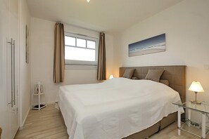 3 bedrooms, iron/ironing board, travel cot, free WiFi