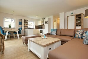 TV, DVD-spiller og stereoanlegg