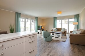 تلفزيون، كُتُب، ستيريو