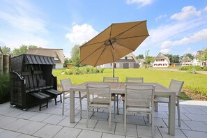 تناول الطعام بالخارج