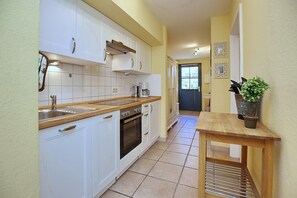 Kühlschrank, Ofen, Herdplatte, Geschirrspüler