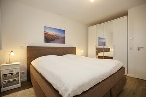 3 Schlafzimmer, Schreibtisch, Reisekinderbett, kostenloses WLAN