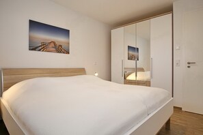 2 Schlafzimmer, Bügeleisen/Bügelbrett, kostenloses WLAN
