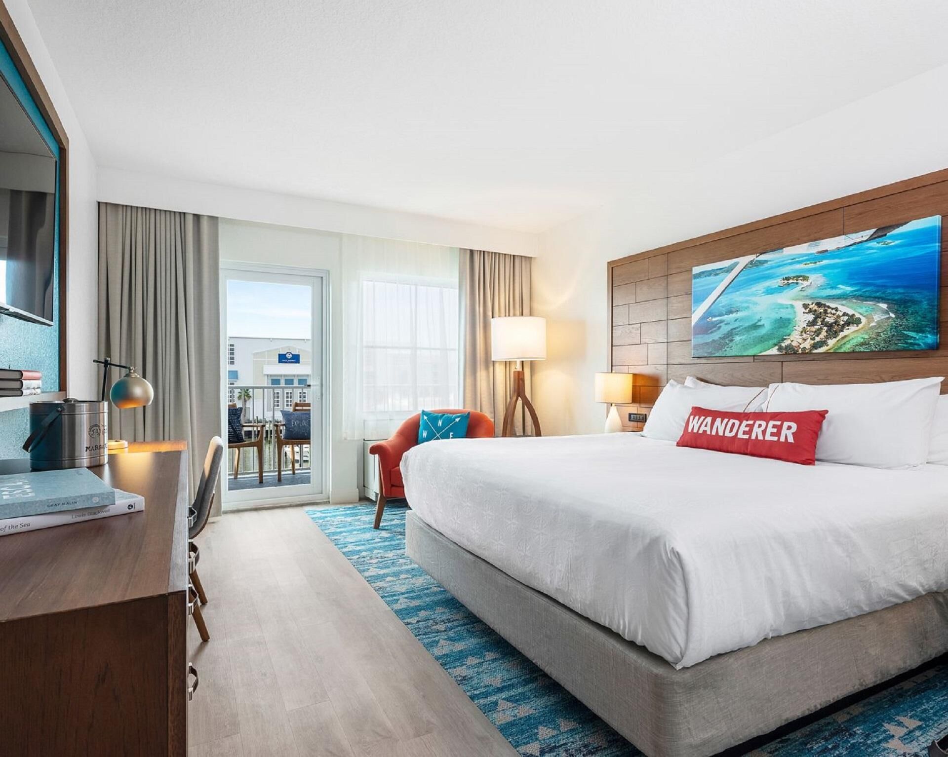 Accessible King-Bed Room w/ Private Balcony & Incredible Marina Views