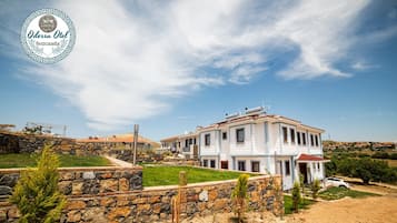 تفاصيل الفندق من الخارج