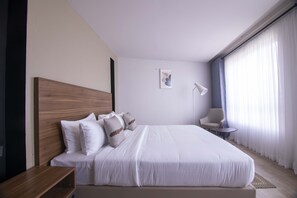 デスク、防音設備、WiFi (無料)、ベッドシーツ