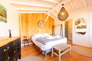 4 chambres, fer et planche à repasser, lit de bébé portatif, Wi-Fi