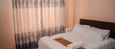 3 bedrooms, iron/ironing board, free WiFi