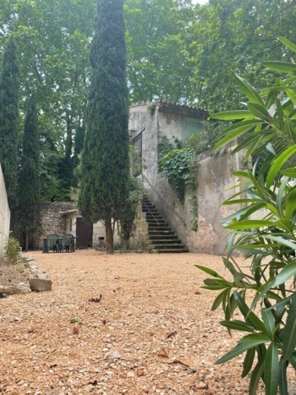 Enceinte de l’hébergement